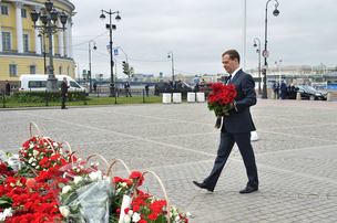 250px-RIAN_archive_123113_S.Lavrov_congratulates_workers_in_the_diplomatic_service