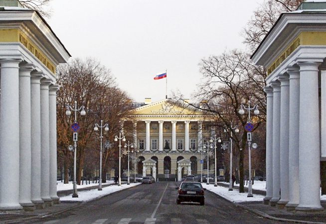 308979 25.12.2002 Смольный институт в Санкт-Петербурге. Архитектор Варфоломей Растрелли. Дмитрий Коробейников/РИА Новости